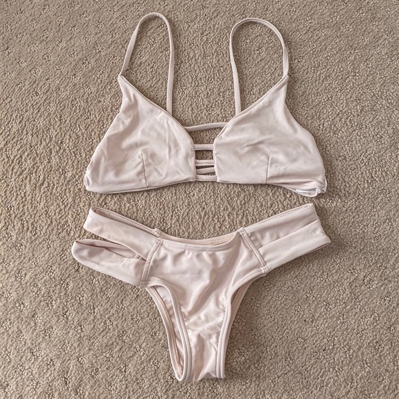 2 Piece Bikini - Picture 1 of 2